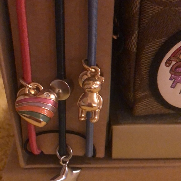 ⭐️🌙 COACH BOXED MINI BOXY COSMETIC CASE AND HAIR TIES SET ⭐️🌙 - Picture 14 of 16